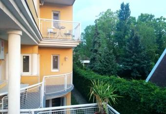 Sz  plak apartman has Balcony rooms
