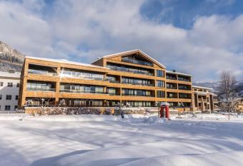 Sch  nblick Residence - Absolut Alpine Apartments has Balcony rooms