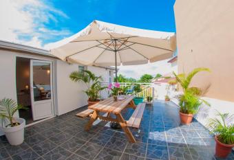 Le Palmier de la Paix allows 18 year olds to book a room