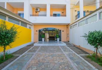 Matthias Hotel Apartments has Balcony rooms