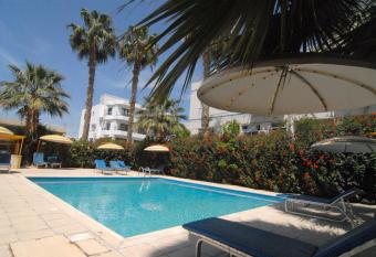 Sunflower Hotel Apartments allows 18 year olds to book a room