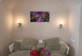 House has Smoking rooms