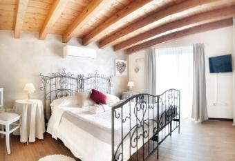 Casa Danema allows 18 year olds to book a room