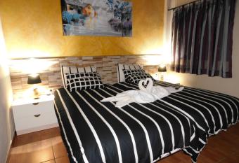 Chabela s Penthouse has Balcony rooms