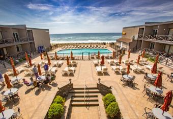 Royal Atlantic Beach Resort has Smoking/Balcony rooms