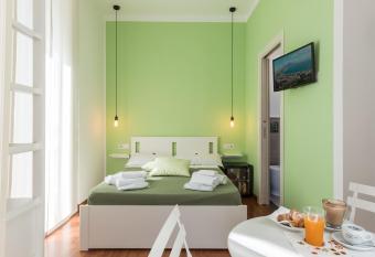 B&B Monserrato has Balcony rooms