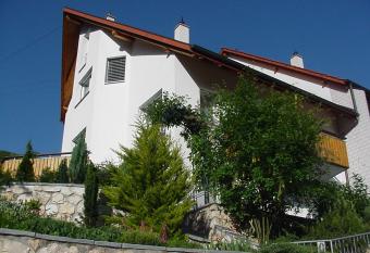 Apartment Capitolio Eptingen has Balcony rooms