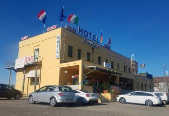 Hotel la candela has Balcony rooms