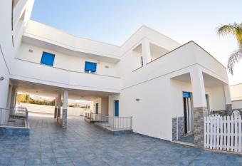 Residence La Perla - Zircone has Balcony rooms