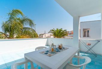 Residence La Perla - Rubino has Balcony rooms