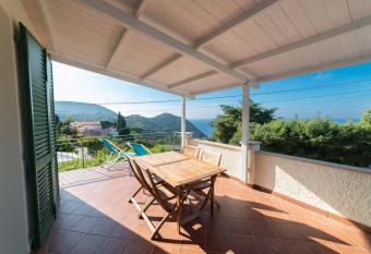 Il Cisto has Smoking/Balcony rooms