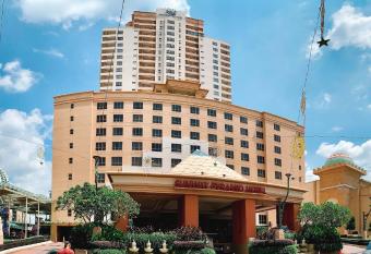 Suite @ Sunway Pyramid Mall allows 18 year olds to book a room