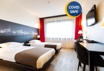 Bastion Hotel Vlaardingen allows 18 year olds to book a room