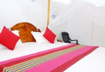 Pradeep Guest House has Smoking rooms