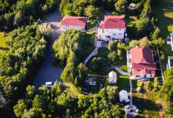 Abbie s Garden Bed & Breakfast has Balcony rooms