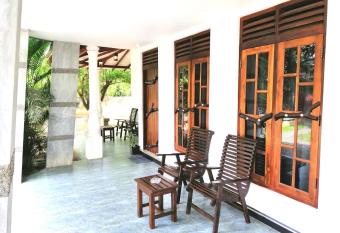 Induwara Safari Resort has Balcony rooms