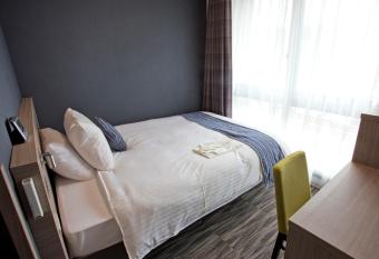 Shizutetsu Hotel Prezio Hakataekimae has Smoking rooms