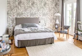 L esprit du 8 has Balcony rooms