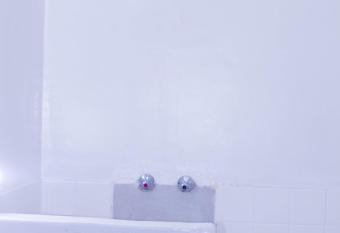 Royal Guest House has rooms with a private hot tub