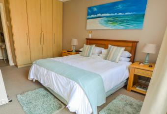 River Rooms - Chilled and Relaxed - Colchester - 5km from Elephant Park has Balcony rooms