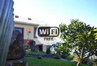 Casal S  o Jo  o Cottages 105 has Smoking rooms