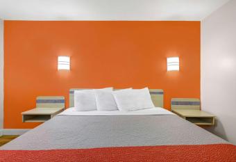 Motel 6 Beaver Ut allows 18 year olds to book a room