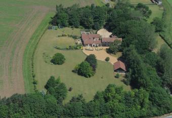 Luxury Escape allows 18 year olds to book a room