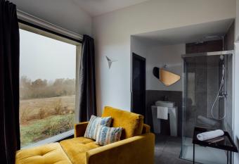 Mirador Ardea Mendixur allows 18 year olds to book a room