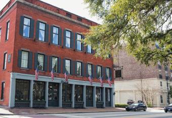 East Bay Inn, Historic Inns of Savannah Collection has Balcony rooms