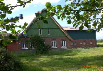 Ferienwohnung ROT allows 18 year olds to book a room