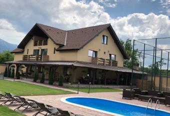 Vila Smiley has Balcony rooms