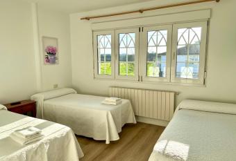 Pensi  n Maruja * has Balcony rooms