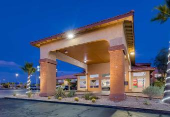 Best Western Desert Oasis allows 18 year olds to book a room
