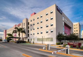 City Express Suites by Marriott Queretaro allows 18 year olds to book a room