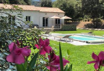 Domaine de Bracciole has Balcony rooms