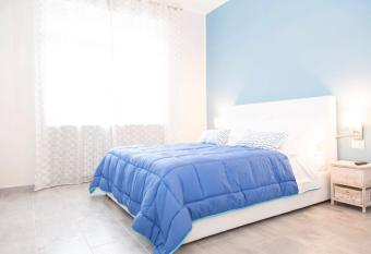 Gru House has Balcony rooms