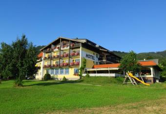 Gasthof-Hotel Bramosen has Balcony rooms