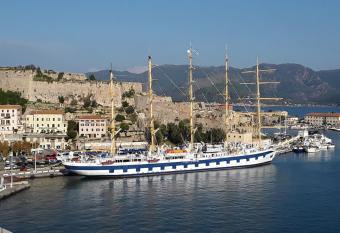 B & B La Terrazza sul mare allows 18 year olds to book a room
