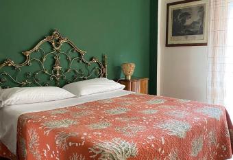 Affittacamere Room ospedale Maggiore has Balcony rooms