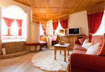 Nature Wellness Hotel Renato has Balcony rooms