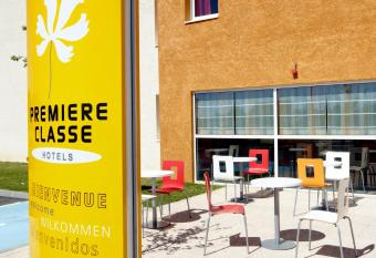 Premi  re Classe Istres allows 18 year olds to book a room