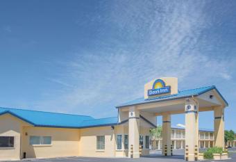 Days Inn by Wyndham Deming has Smoking rooms