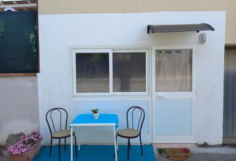 White room allows 18 year olds to book a room