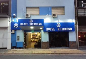 Hotel Richmond has Balcony rooms