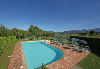 Residence Il Melograno has Balcony rooms
