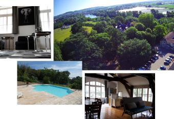 Orangerie du Ch  teau Marith - Chambres et G  tes avec Piscine has Balcony rooms