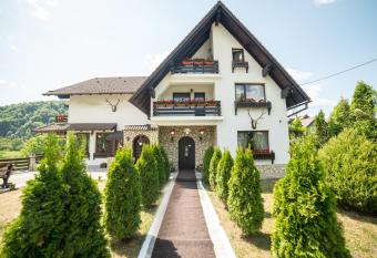 Bran Chalet has Balcony rooms