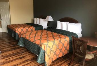 Knights Inn Lumberton has Smoking rooms