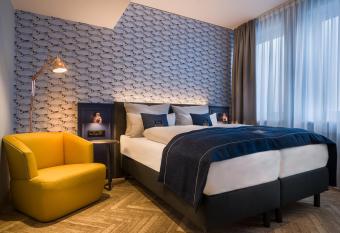 the niu Welly allows 18 year olds to book a room