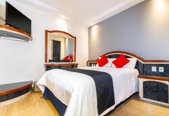 Hotel Monarca allows 18 year olds to book a room